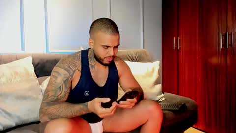 DaveMonsalve online show from November 9, 4:00 am