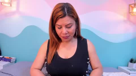 Snapshot of corina_taylor12 chatting on April 29, 12:20 pm corina_taylor12 online show from April 29, 12:20 pm