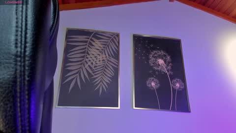 Corinne Russo online show from December 30, 5:04 am