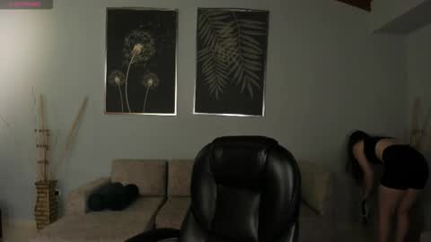 Corinne Russo online show from November 24, 5:40 am