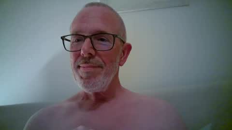 Snapshot of coriolis1957 chatting on June 1, 10:00 pm coriolis1957 online show from June 1, 10:00 pm