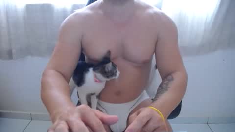 corolaxxl online show from February 1, 2:59 pm