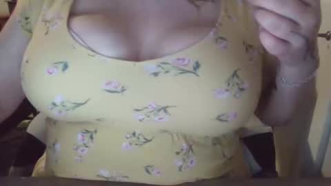 Snapshot of corrupted_cherry chatting on May 15, 4:19 am corrupted_cherry online show from May 15, 4:19 am