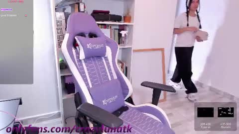 Lunita online show from July 8, 1:37 pm