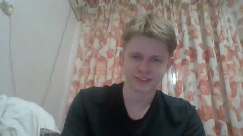 Snapshot of cosm2312 chatting on April 14, 6:36 pm Andrew online show from April 14, 6:36 pm