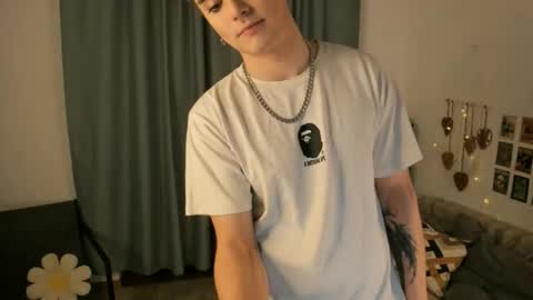 Henry online show from March 1, 9:17 pm