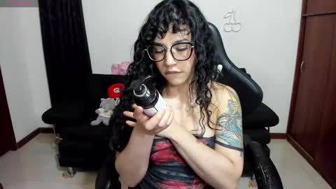 Tatii online show from November 12, 5:52 am