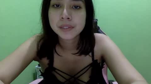 Snapshot of cottoncandygirl9898 chatting on April 23, 2:08 pm Liz Gwyneth Charlota online show from April 23, 2:08 pm