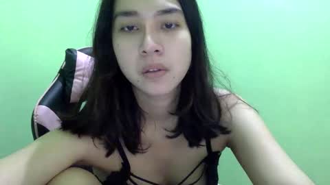 Snapshot of cottoncandygirl9898 chatting on April 24, 3:31 am Liz Gwyneth Charlota online show from April 24, 3:31 am