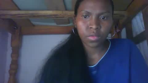 Snapshot of couleur_vanille chatting on December 4, 11:19 am couleur_vanille online show from December 4, 11:19 am