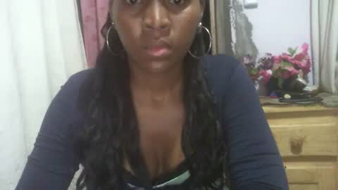 Snapshot of couleur_vanille chatting on January 30, 2:27 am couleur_vanille online show from January 30, 2:27 am