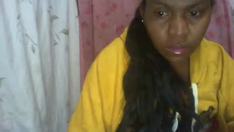 Snapshot of couleur_vanille chatting on September 12, 1:28 am couleur_vanille online show from September 12, 1:28 am