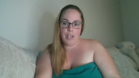 Snapshot of countrylovin2018 chatting on October 18, 7:03 pm Fallen Angel 21 online show from October 18, 7:03 pm