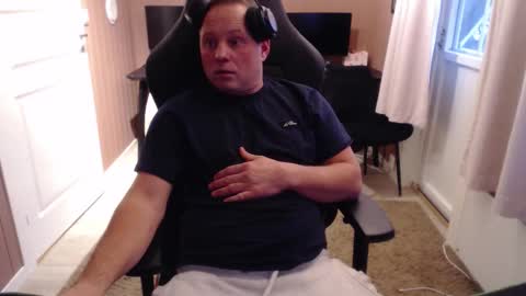 Snapshot of couple3845 chatting on November 5, 2:50 pm couple3845 online show from November 5, 2:50 pm