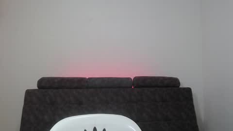  ALEJANDRO Y EMILY  online show from February 18, 2:27 pm