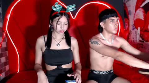 MIA LIZ AND SAM online show from December 14, 1:16 pm