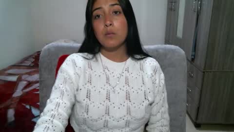 Snapshot of couplecaliente10 chatting on October 25, 3:47 am couplecaliente10 online show from October 25, 3:47 am