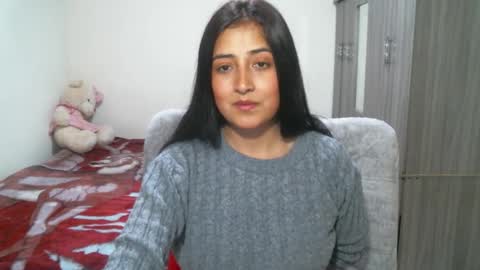 couplecaliente10 online show from December 16, 1:21 am