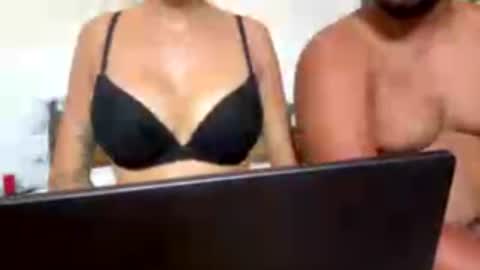 Snapshot of couplemixte25 chatting on July 1, 11:12 am Couplemixte25 online show from July 1, 11:12 am