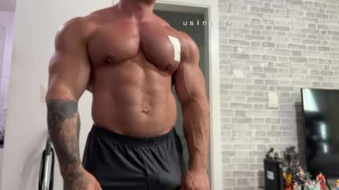 couplemuscle40 online show from March 4, 5:41 pm