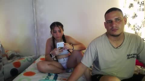 Snapshot of couplexxx5 chatting on January 3, 6:46 pm luis and models online show from January 3, 6:46 pm