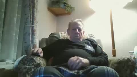 courieral1 online show from October 18, 5:32 am