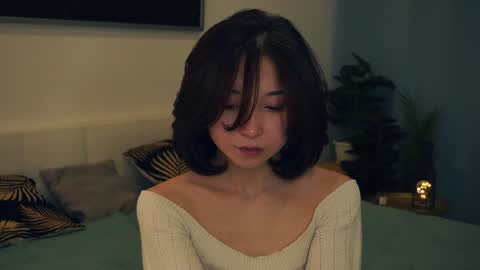 Yui online show from February 2, 10:13 am