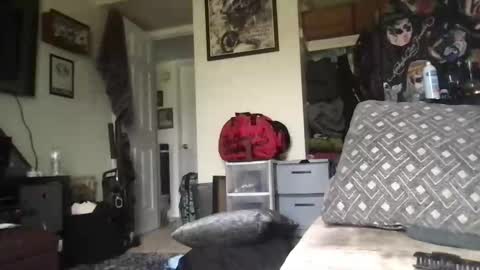 Snapshot of cowgirlcaitlin chatting on October 10, 6:07 pm Bayleecaitlin online show from October 10, 6:07 pm