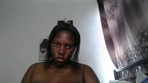 Erykah online show from October 25, 10:34 am