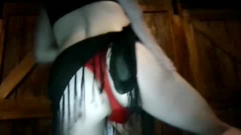 Snapshot of crackiee13 chatting on December 1, 9:47 am KellyFemboy online show from December 1, 9:47 am