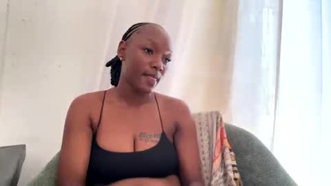 Snapshot of crave_meslowly chatting on May 15, 10:33 am Taliee online show from May 15, 10:33 am