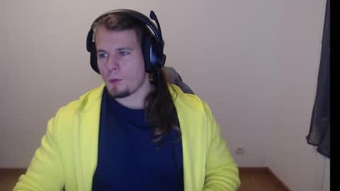 crazyangel8 online show from December 19, 12:45 am