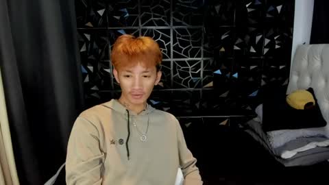 Snapshot of crazyasiantwinkxx chatting on April 1, 4:57 am Jes online show from April 1, 4:57 am