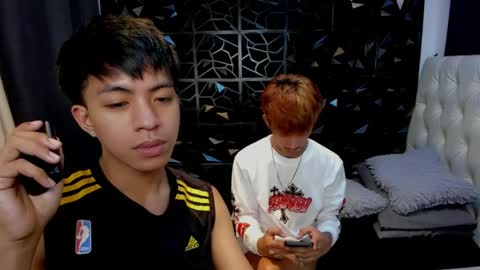 Snapshot of crazyasiantwinkxx chatting on April 2, 5:27 am Jes online show from April 2, 5:27 am