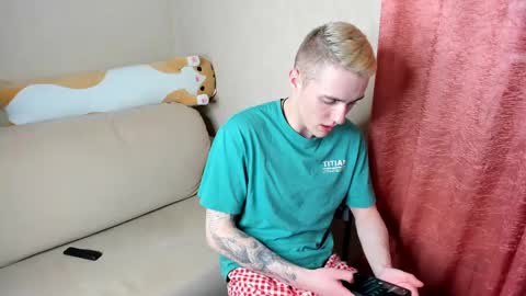 Snapshot of crazybottom99 chatting on March 2, 4:10 pm Alex online show from March 2, 4:10 pm