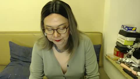 Snapshot of crazychika chatting on December 5, 4:23 pm Kelly   online show from December 5, 4:23 pm