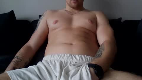 Snapshot of crazyd101 chatting on October 13, 9:31 am CrazyDI0I online show from October 13, 9:31 am