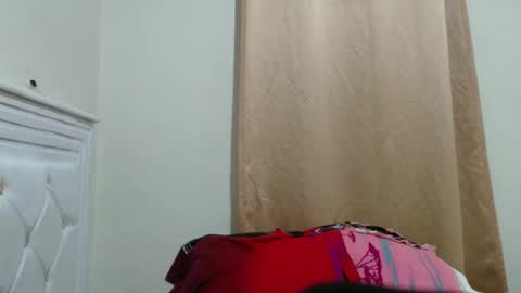 Snapshot of crazyebonie chatting on October 2, 7:43 pm Ebonie online show from October 2, 7:43 pm