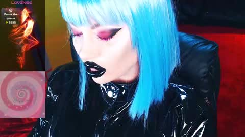 Roxy online show from April 25, 3:09 pm