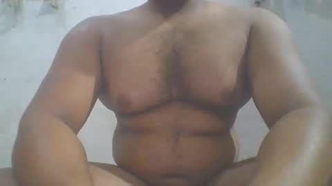 Snapshot of crazzy_booy chatting on May 2, 3:17 pm crazzy_booy online show from May 2, 3:17 pm