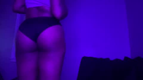 Snapshot of creame_sensation chatting on December 4, 1:58 am PHANTOMTARGARYENXXX online show from December 4, 1:58 am