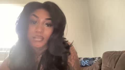 Snapshot of creame_sensation chatting on December 21, 4:25 pm PHANTOMTARGARYENXXX online show from December 21, 4:25 pm