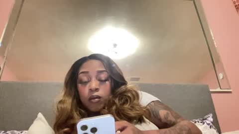 Snapshot of creame_sensation chatting on February 18, 6:04 pm PHANTOMTARGARYENXXX online show from February 18, 6:04 pm