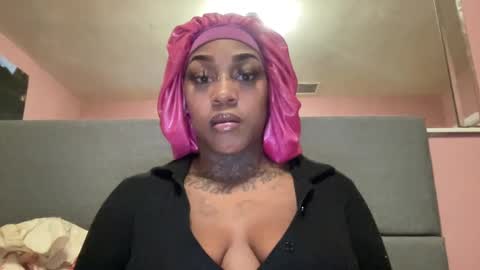 Snapshot of creame_sensation chatting on February 19, 9:28 am PHANTOMTARGARYENXXX online show from February 19, 9:28 am