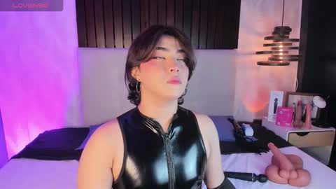 Snapshot of creamy_angelo chatting on February 9, 3:43 am creamy_angelo online show from February 9, 3:43 am