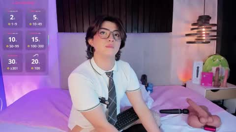 Snapshot of creamy_angelo chatting on February 13, 12:56 pm creamy_angelo online show from February 13, 12:56 pm