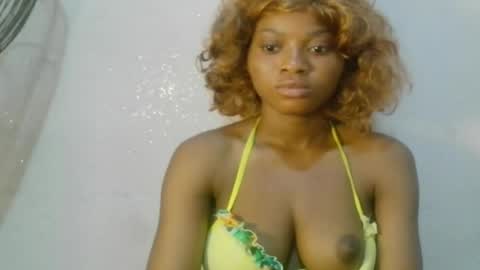 Snapshot of creamy_babyx chatting on May 19, 11:22 pm Creamy babyx online show from May 19, 11:22 pm