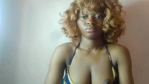 Snapshot of creamy_babyx chatting on June 17, 6:27 am Creamy babyx online show from June 17, 6:27 am
