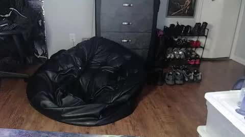 Snapshot of creamy_lust chatting on February 2, 5:32 am Sylvia online show from February 2, 5:32 am