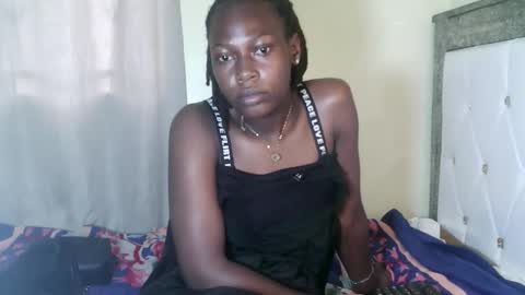 Snapshot of creamybabes0 chatting on November 3, 8:15 am creamybabes0 online show from November 3, 8:15 am